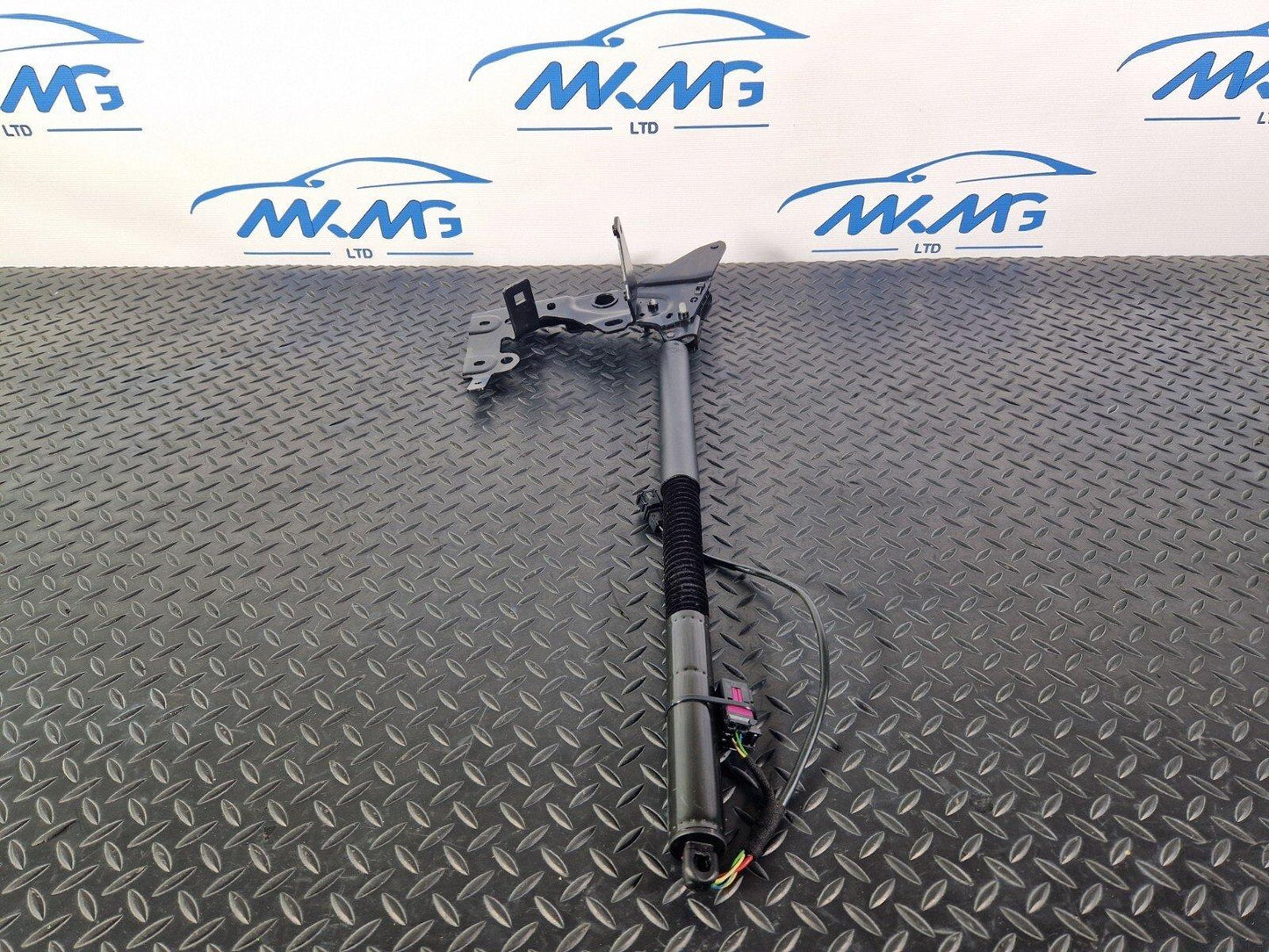 15-18 AUDI A7 4G OEM REAR RIGHT SIDE O/S ELECTRIC BOOT TAILGATE STRUT 4G8827852F