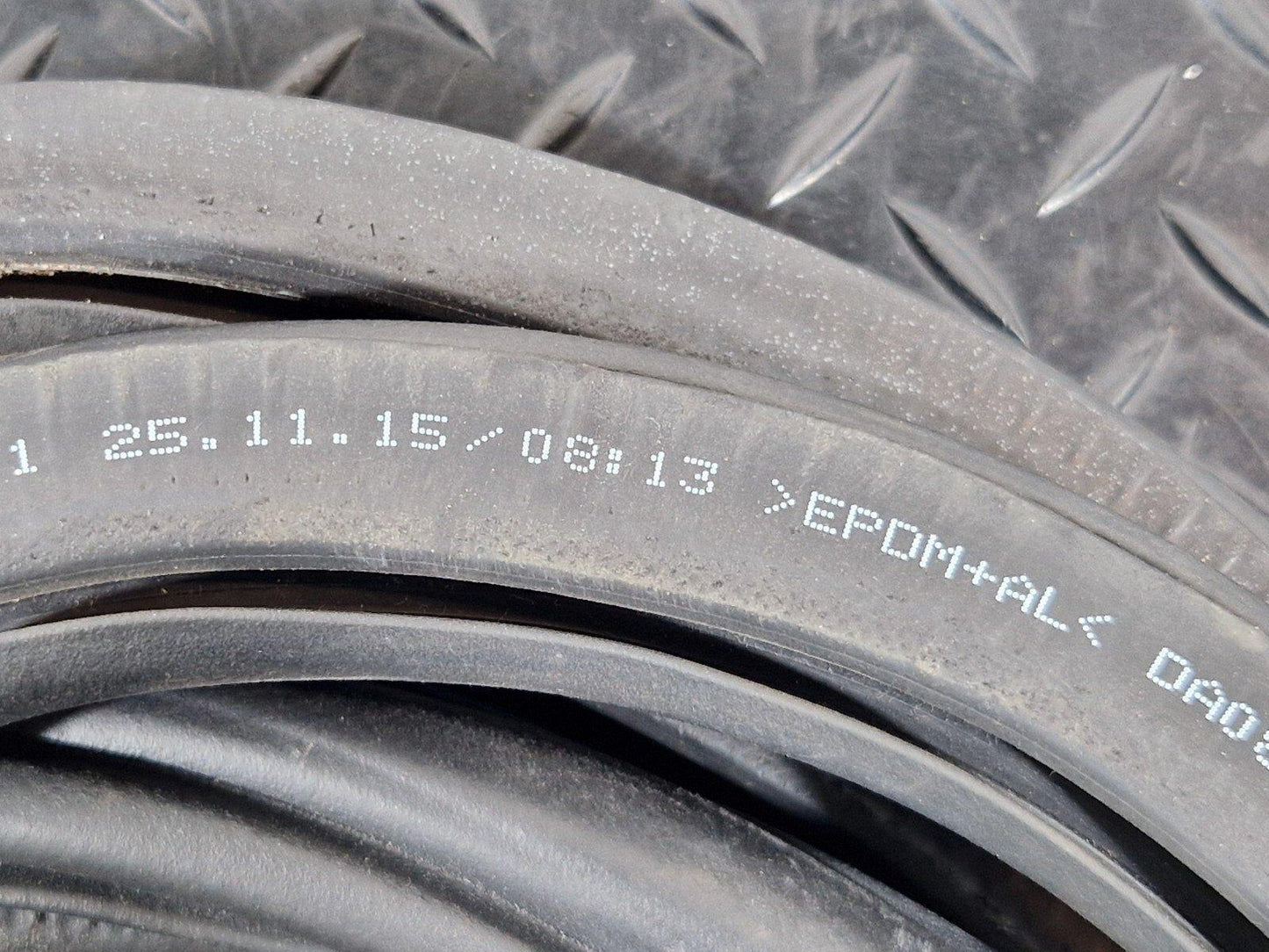 16-19 AUDI A4 B9 REAR LEFT OR RIGHT DOOR RUBBER SEAL 8W5833721