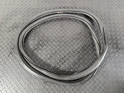 12-18 AUDI A6 C7 GENUINE REAR RIGHT OSR DOOR RUBBER / SEAL