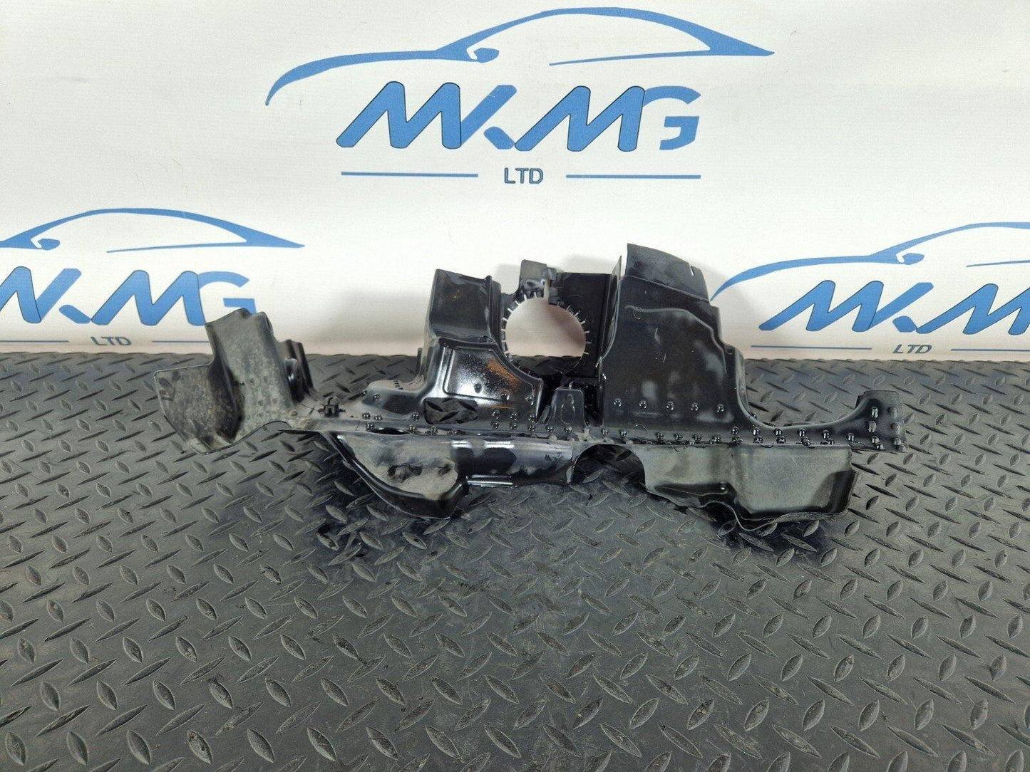 14-21 MERCEDES BENZ C220d W205 OEM LEFT CENTER NOISE CAPSULE A2135244000