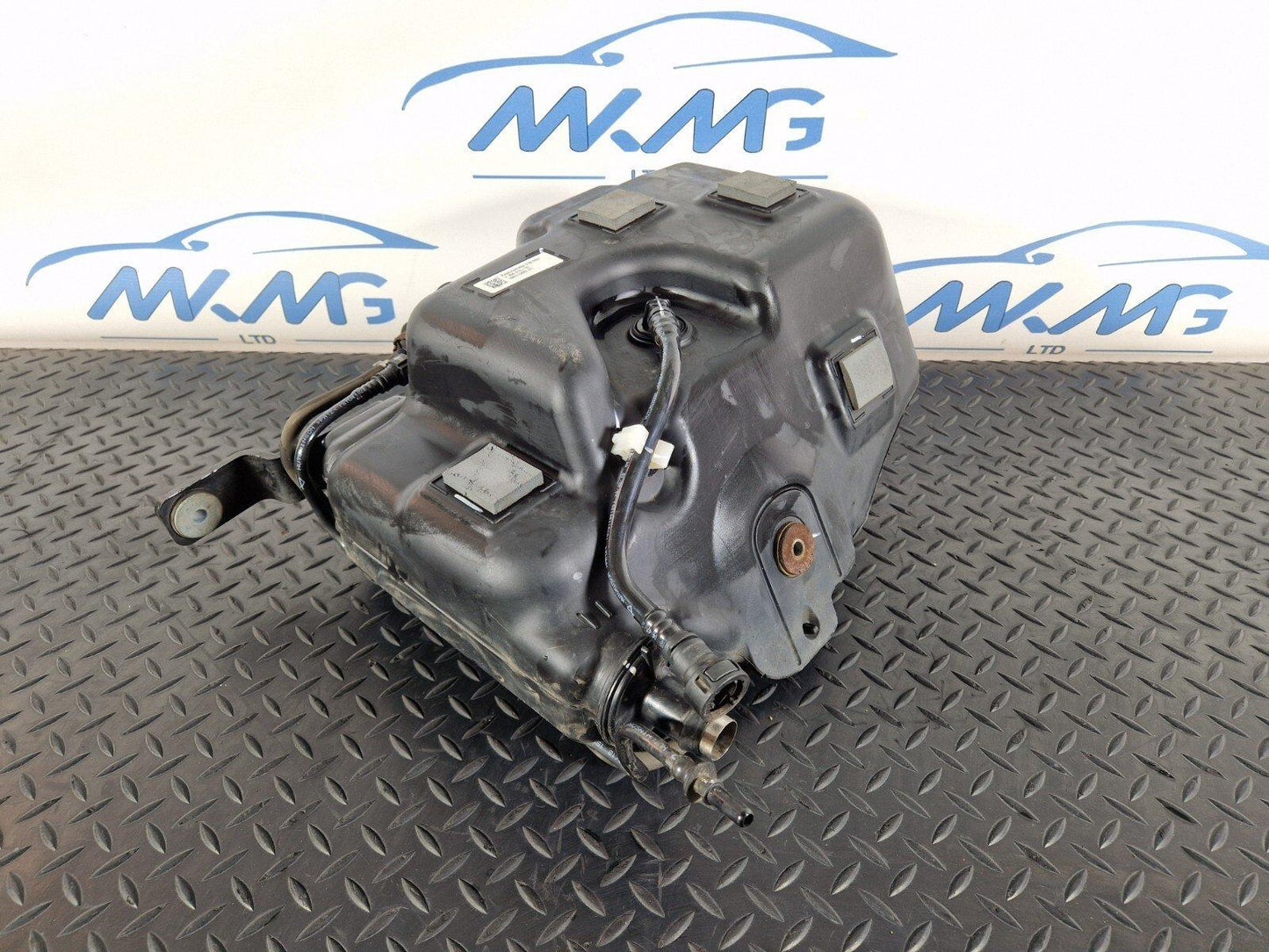 12-18 BMW 3 SERIES F30 F31 LCI GENUINE ADBLUE PASSIVE TANK 7399413