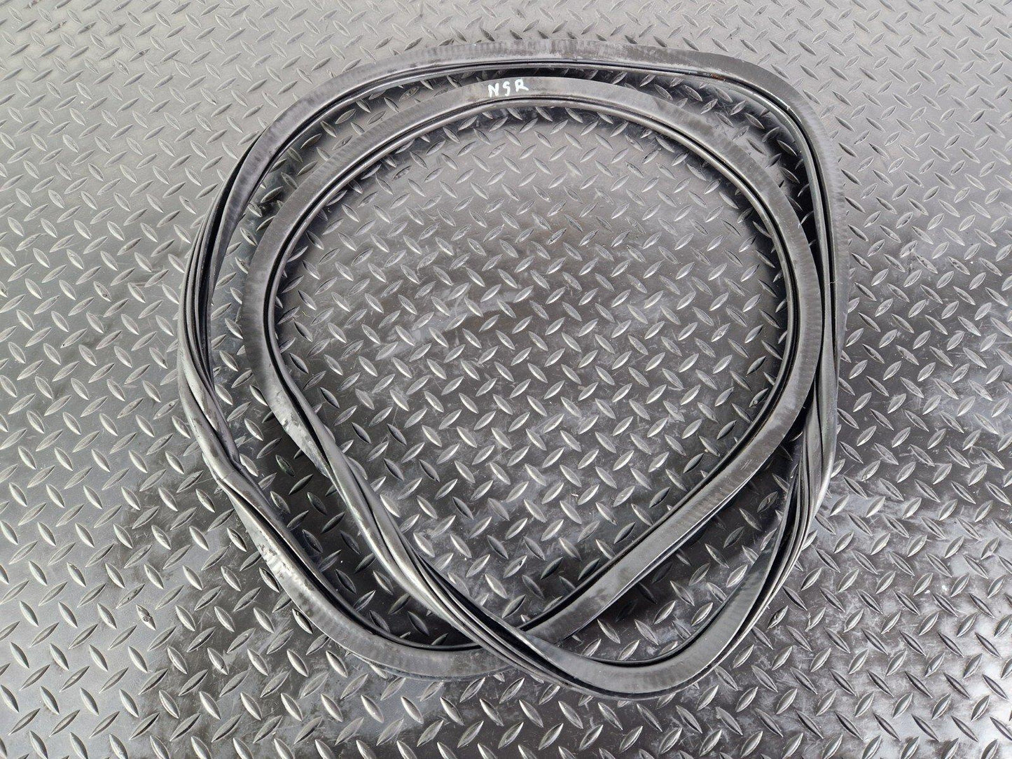 12-17 AUDI Q5 S-LINE GENUINE OEM REAR LEFT SIDE DOOR SEAL 8R0833721F