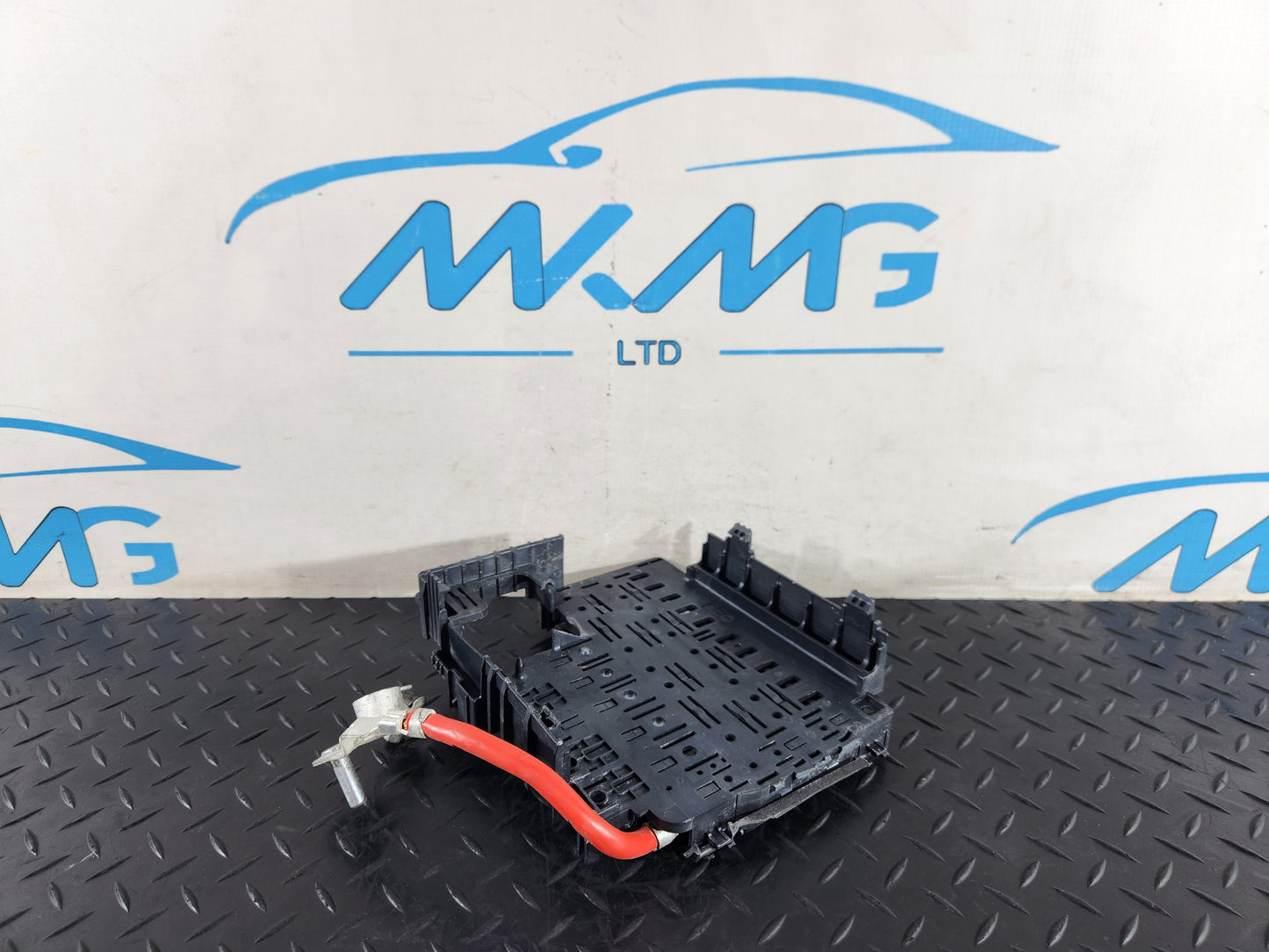 Land Rover Range Rover Evoque L551 SUV Fuse Box Bracket Damaged K8D2-14N073-AB