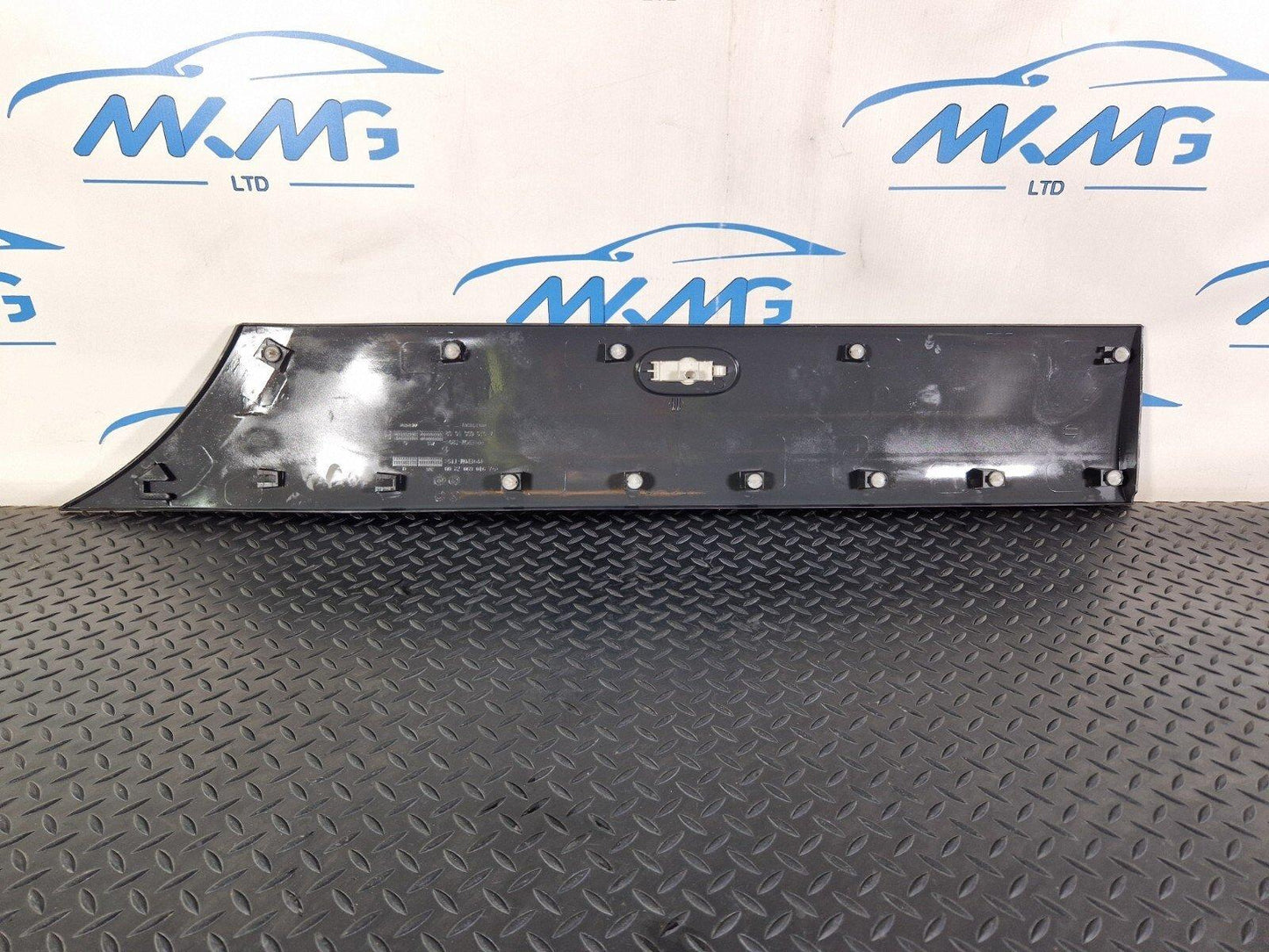 18-ON MERCEDES BENZ SPRINTER W907 REAR RIGHT WHEEL ARCH FRONT STRIP A9106907200