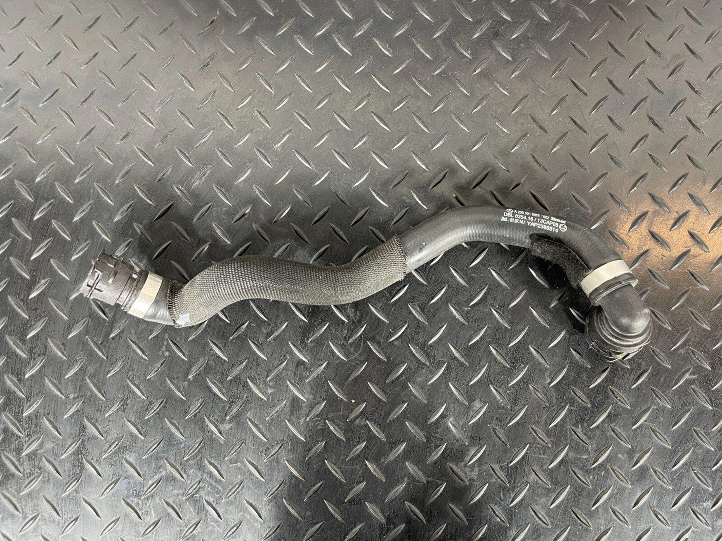 14-21 MERCEDES BENZ C350e W205 GENUINE COOLANT HOSE PIPE A2055010800