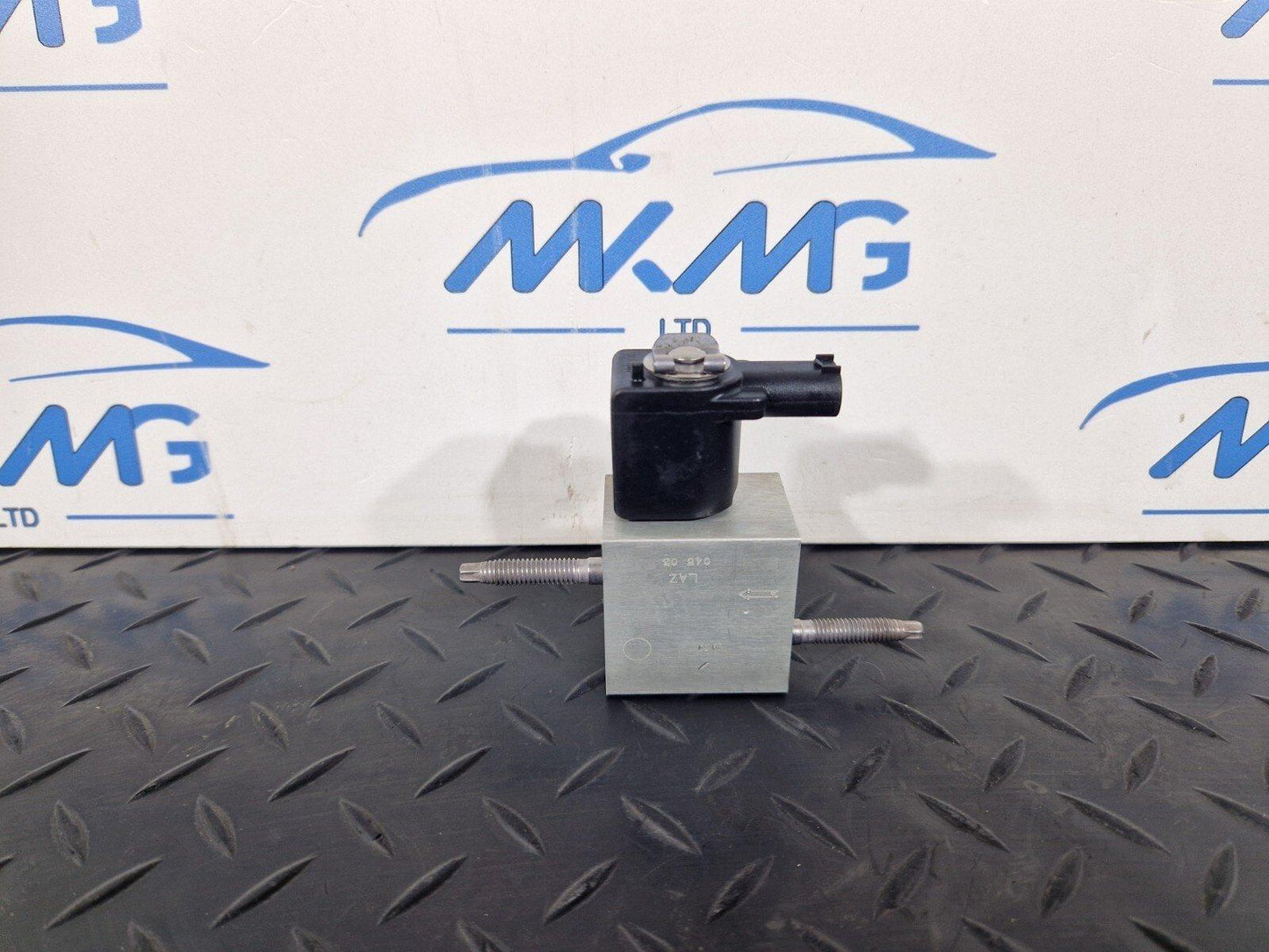 19-ON MERCEDES BENZ CLA C118 GENUINE AIR CONDITION EXPANSION VALVE A2058300206