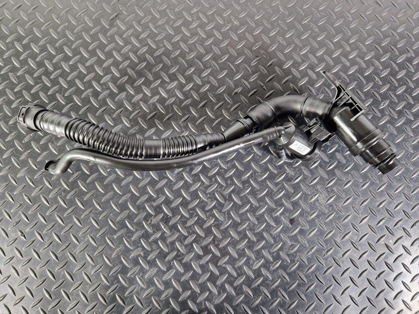 18-ON MERCEDES BENZ A CLASS W177 OEM ADBLUE FILLER NECK PIPE HOSE A1774703300
