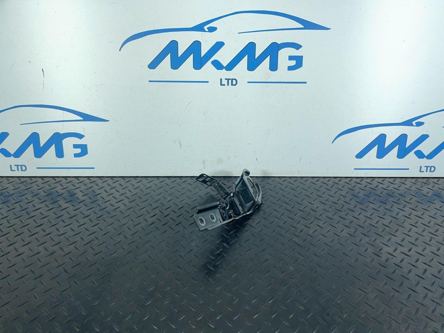 16-22 BMW X1 F48 GENUINE FRONT RIGHT DRIVER SIDE BONNET STRUT BRACKET 7355992