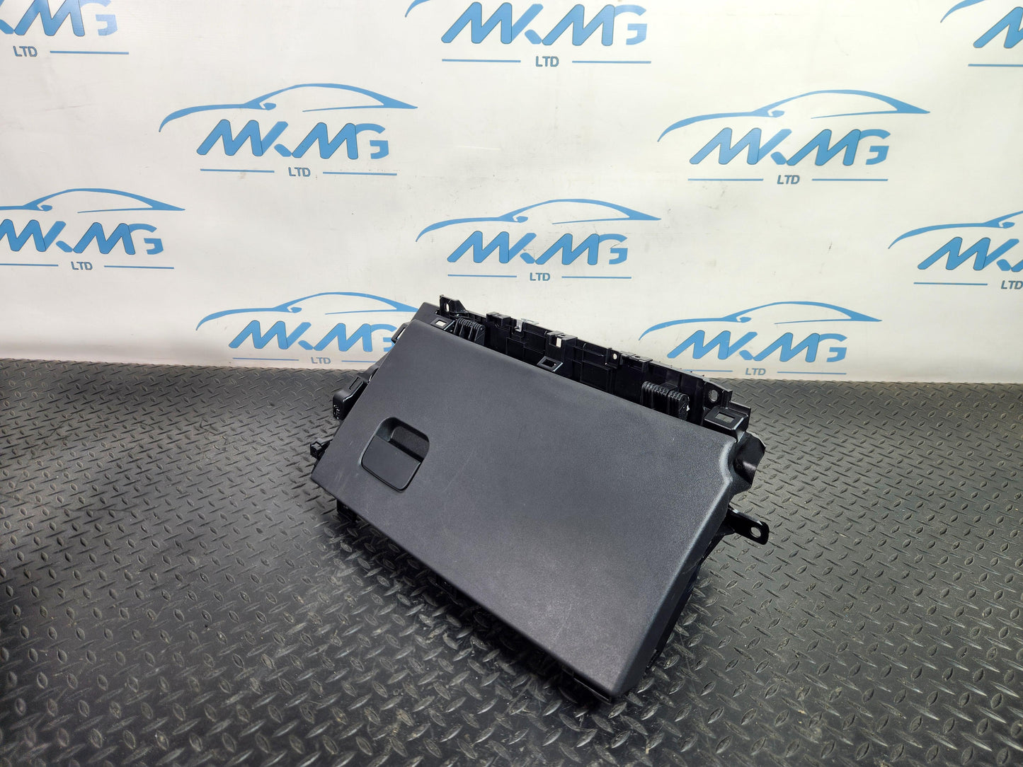 Land Rover Range Rover Evoque L551 Glove Box Storage Compartment K8D2-060T10-B