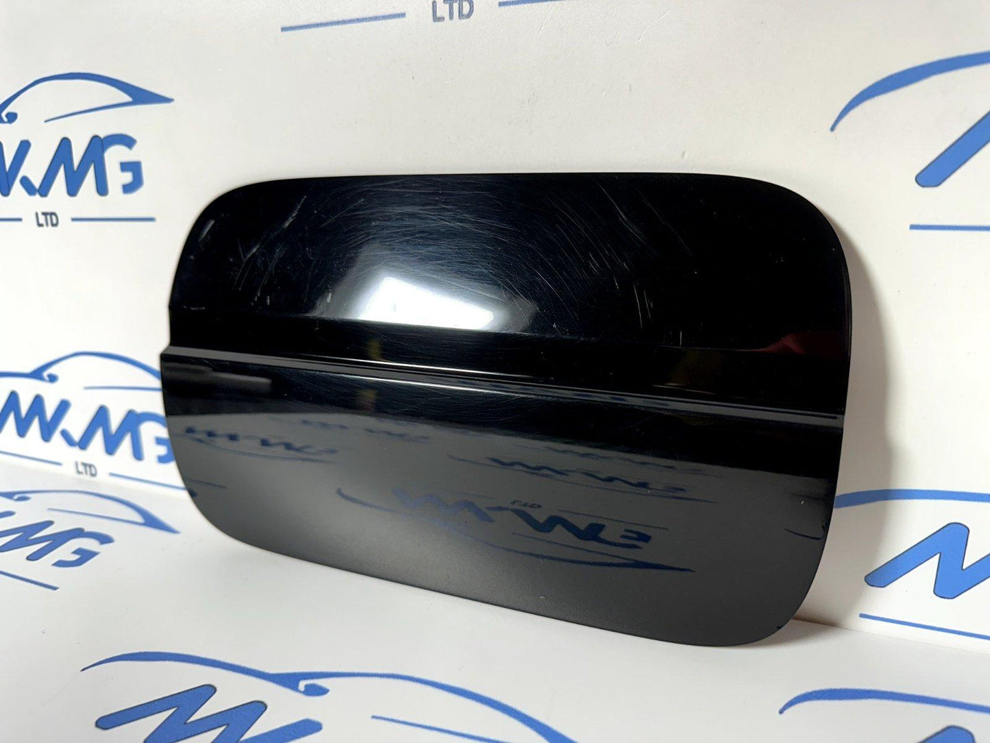 16-19 AUDI A4 B9 SALOON GENUINE FUEL DOOR IN BLACK 8W0809907