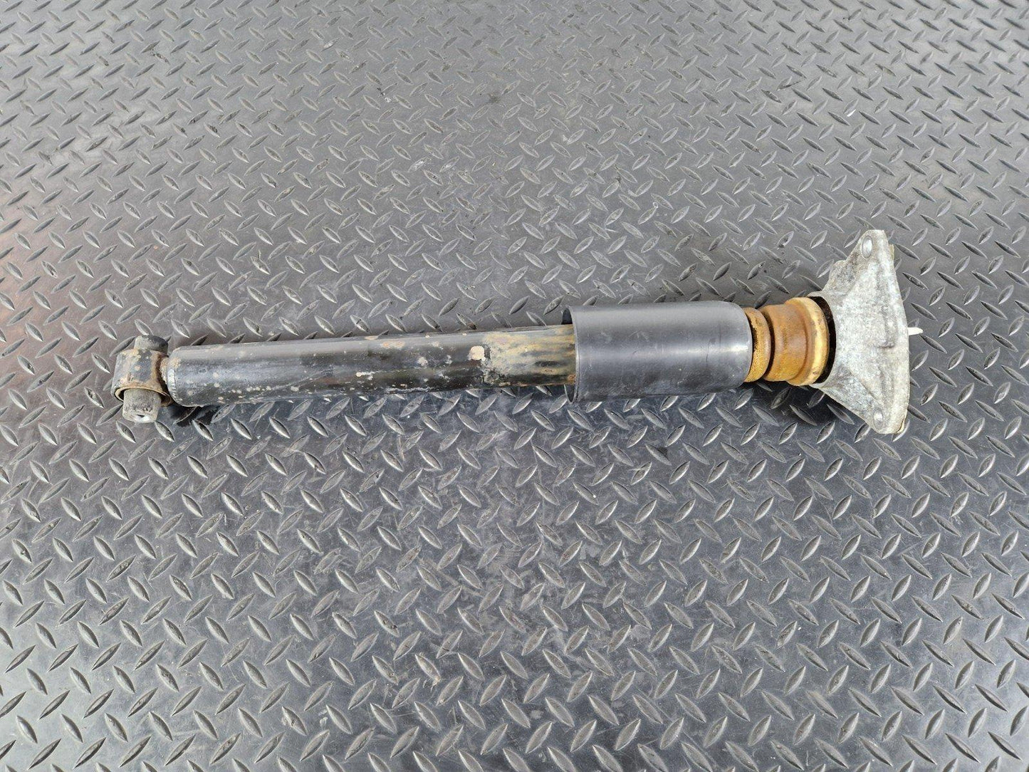 14-16 BMW 2 SERIES F22 GENUINE REAR RIGHT & LEFT SHOCK ABSORBER 6880946 6857730