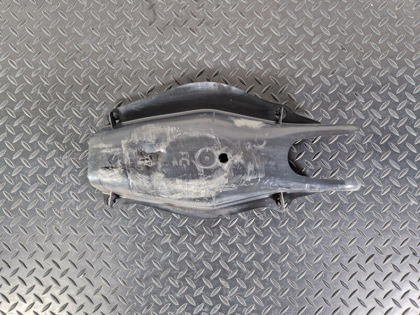 14-21 MERCEDES BENZ C200 W205 REAR RIGHT CONTROL ARM COVER A2053523000