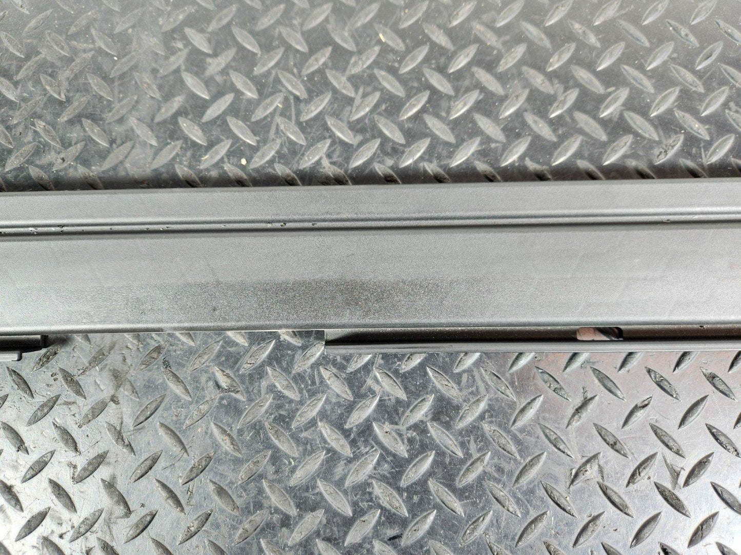 11-19 MERCEDES BENZ ML W166 REAR LEFT N/S BOOT FLOOR RAIL TRIM COVER A1666841131