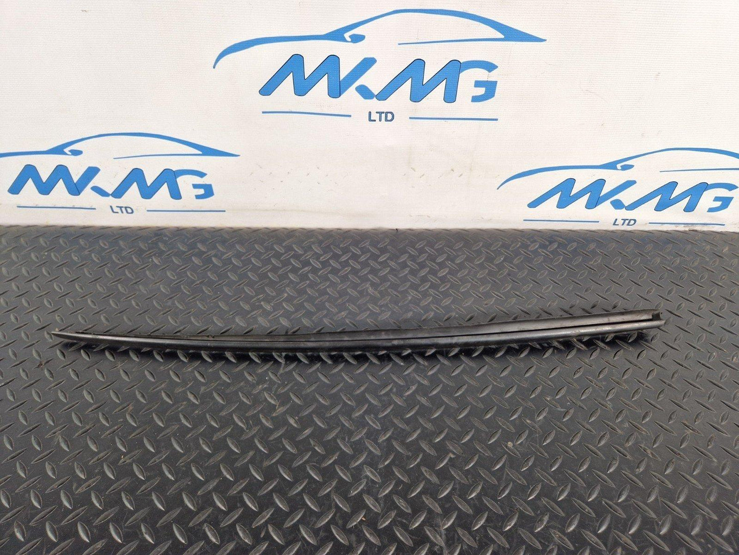12-18 AUDI A6 C7 GENUINE O/S RIGHT WINDSHIELD VERTICAL TRIM 4G0854328A