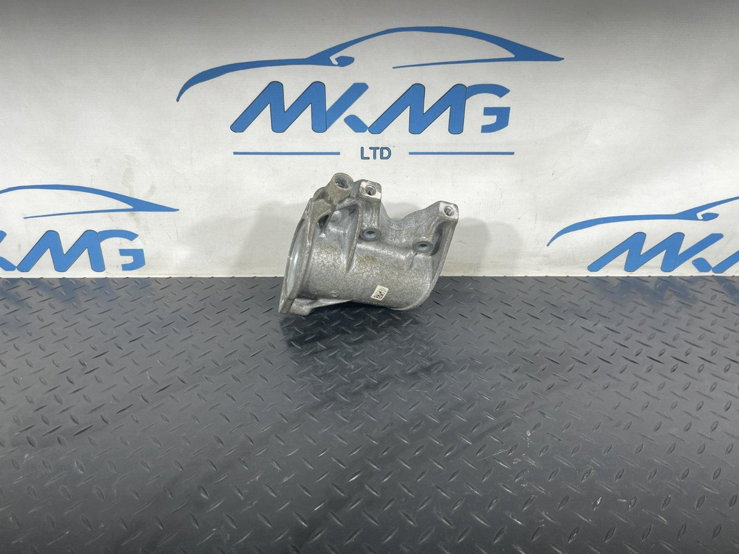 18-ON MERCEDES BENZ A CLASS W177 ENGINE BEARING BRACKET SUPPORT A6542200031