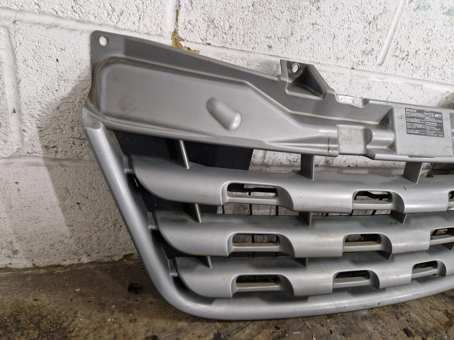 Renault Master MK3 (Ph1) (X62) Cargo Van Genuine Front Bumper Grille