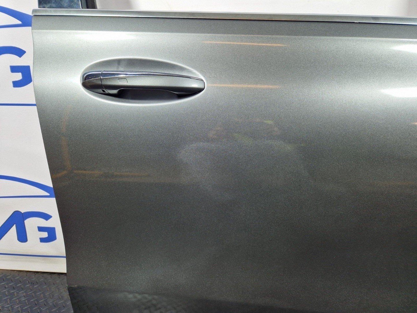 19-ON MERCEDES BENZ B CLASS W247 FRONT RIGHT O/S DRIVER COMPLETE DOOR IN GREY
