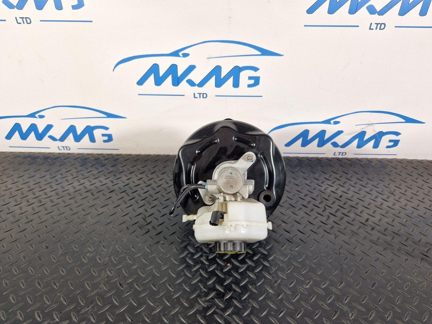 12-18 BMW 3 &4 SERIES F30 F31 F32 F33 BRAKE SERVO & MASTER CYLINDER 0204807869