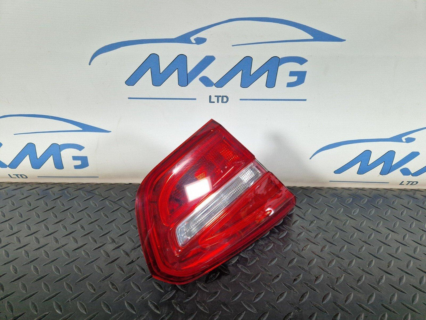 14-20 MERCEDES GLA X156 AMG REAR LEFT N/S/R INNER LED LIGHT A1569061158 DAMAGED