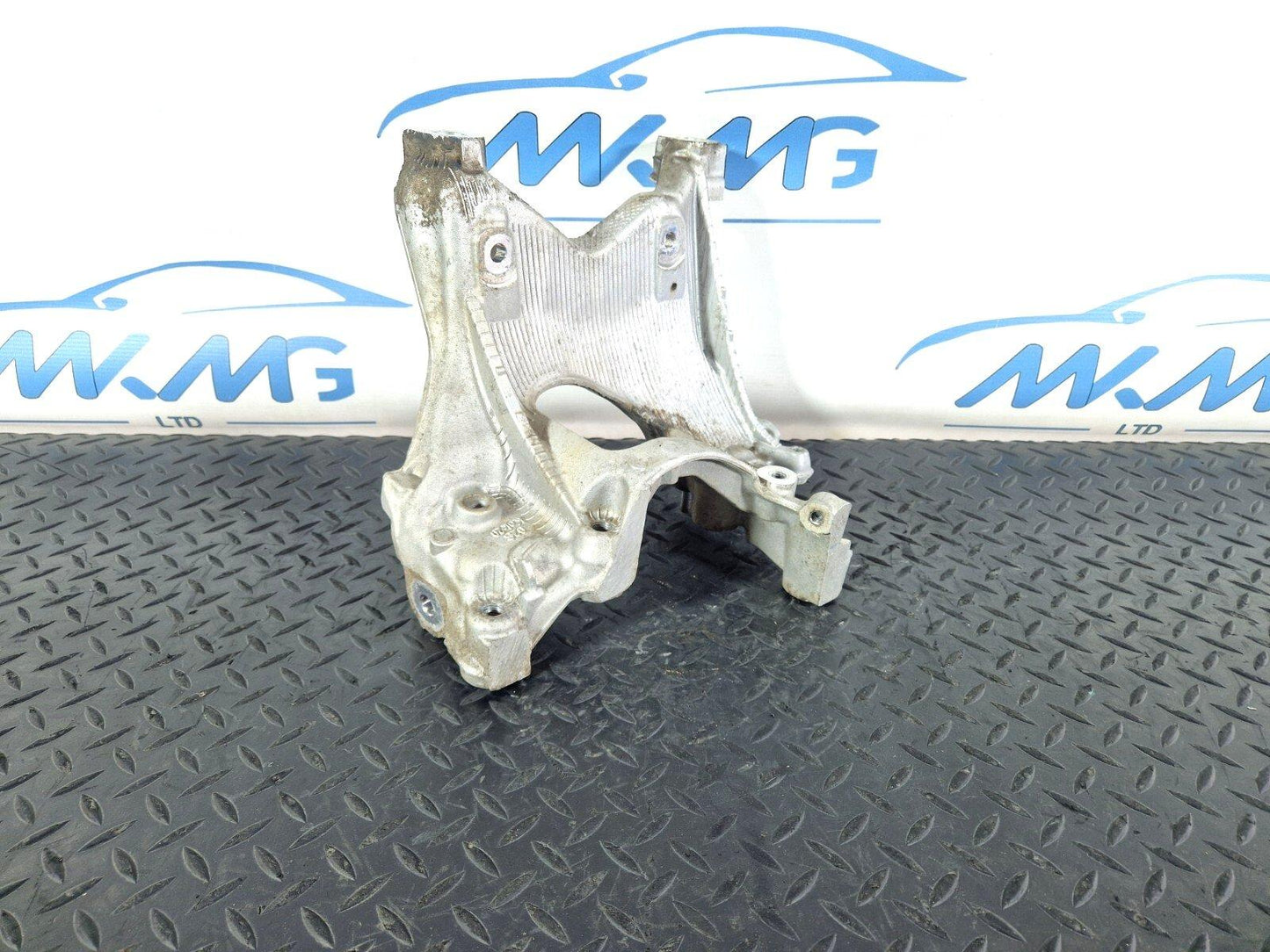 16-19 AUDI A4 B9 GENUINE FRONT LEFT SIDE N/S SUBFRAME BRACKET MOUNT 8W0399295E