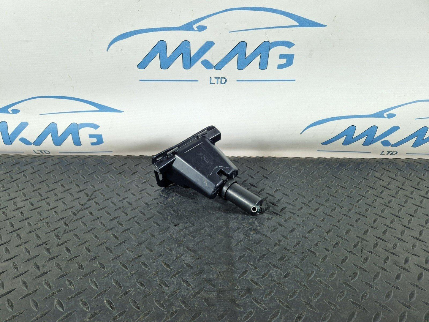 10-13 BMW X5 E70 LCI GENUINE RIGHT SIDE FRONT PANEL BRACKET 7223006