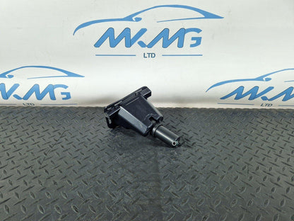 10-13 BMW X5 E70 LCI GENUINE RIGHT SIDE FRONT PANEL BRACKET 7223006