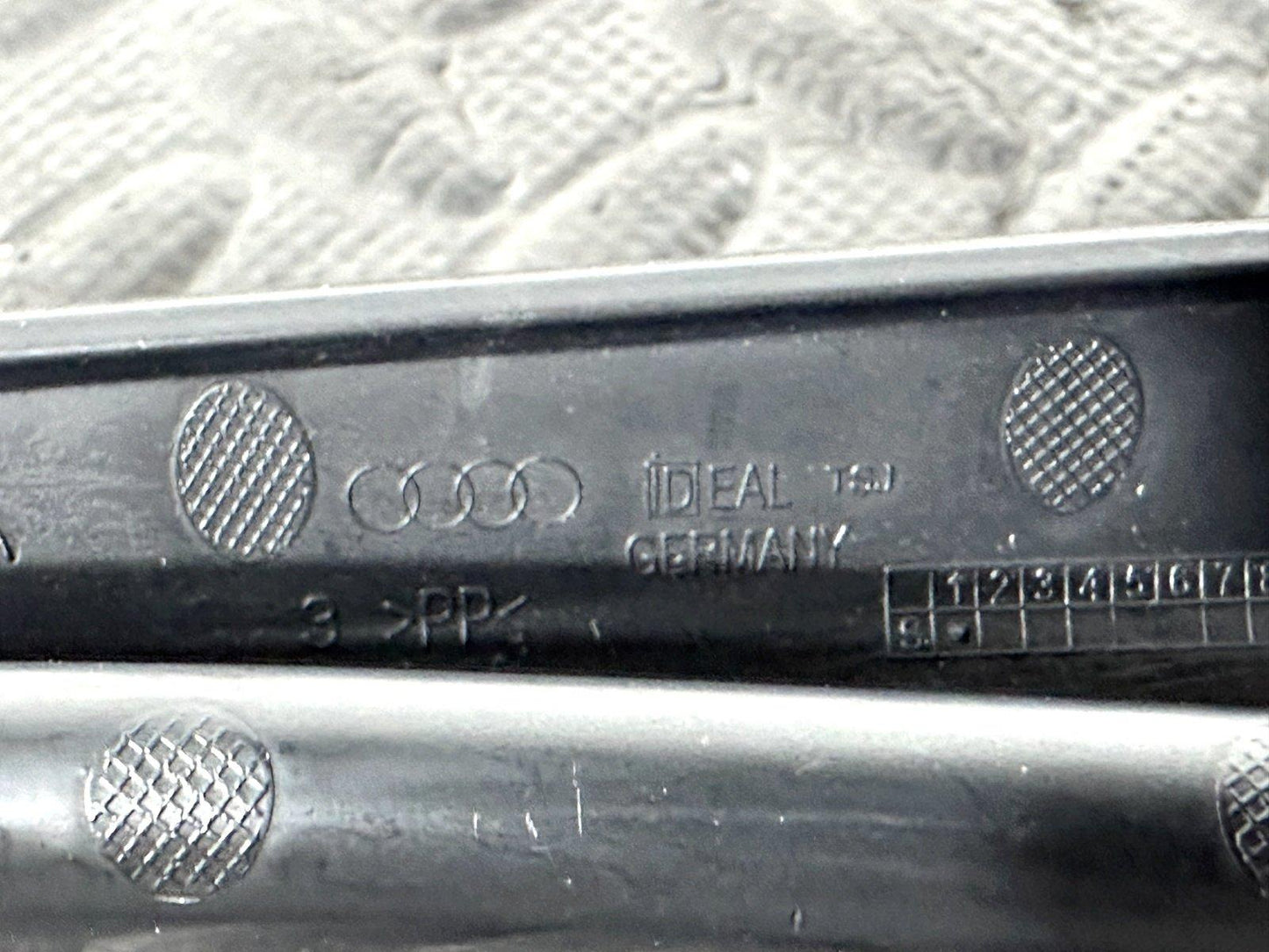 16-19 AUDI A4 B9 SALOON GENUINE LEFT PASSENGER SIDE A PILLAR TRIM 8W0868203