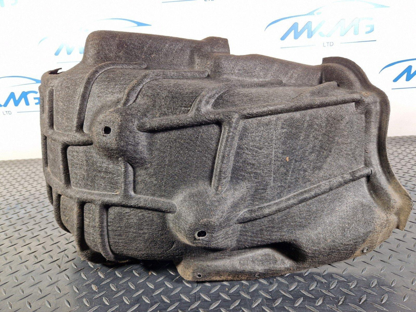 16-19 AUDI A4 B9 REAR LEFT PASSENGER SIDE WHEEL ARCH LINER 8W0810171F