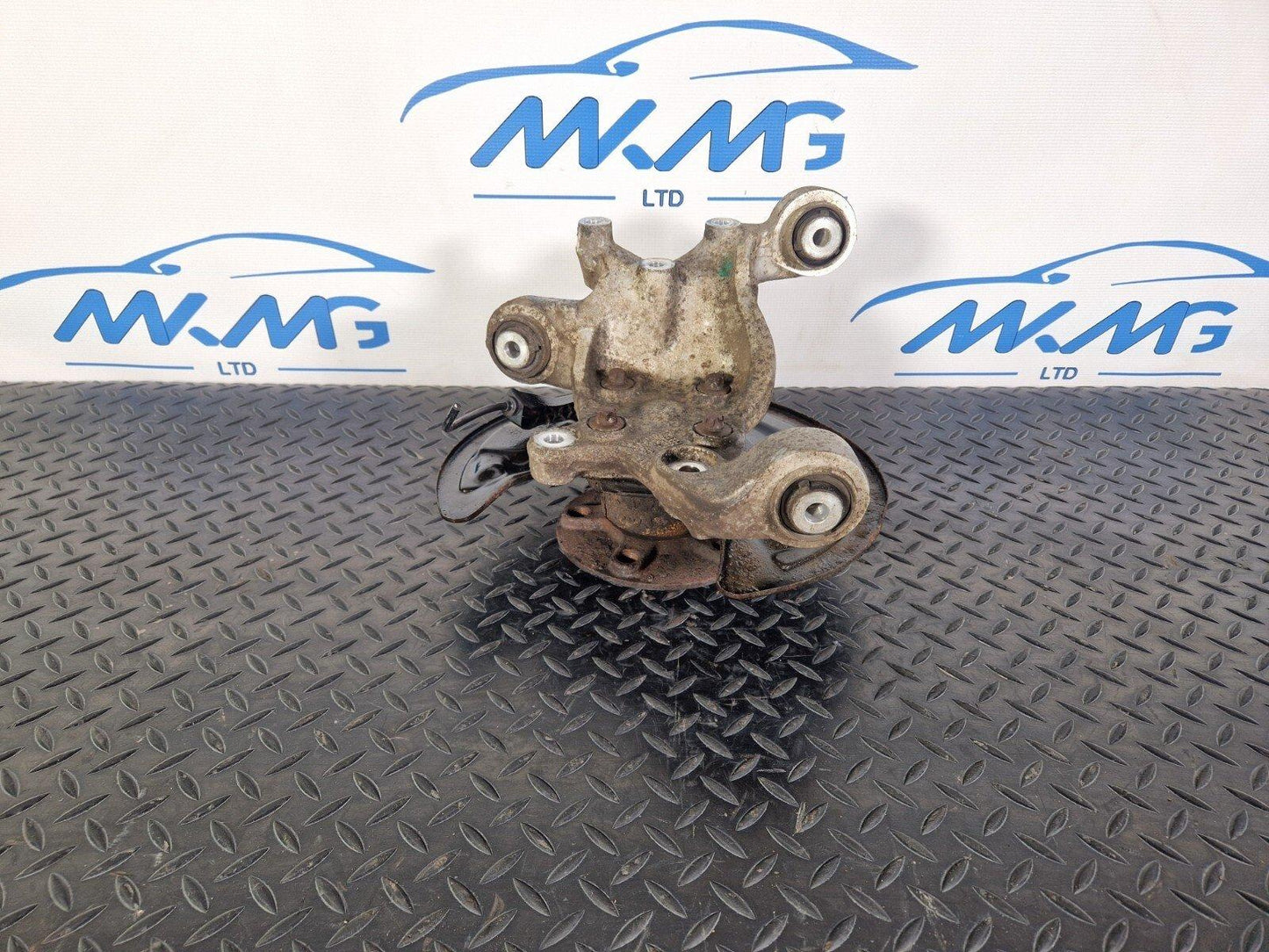 14-20 MERCEDES BENZ GLA X156 GENUINE OEM REAR LEFT N/S WHEEL HUB A2460306