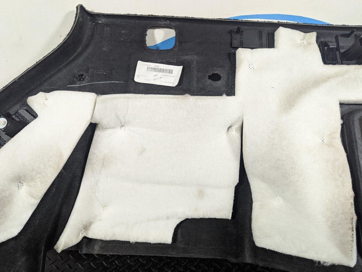 11-19 MERCEDES BENZ ML W166 GENUINE LEFT TRUNK COVER A1666900141