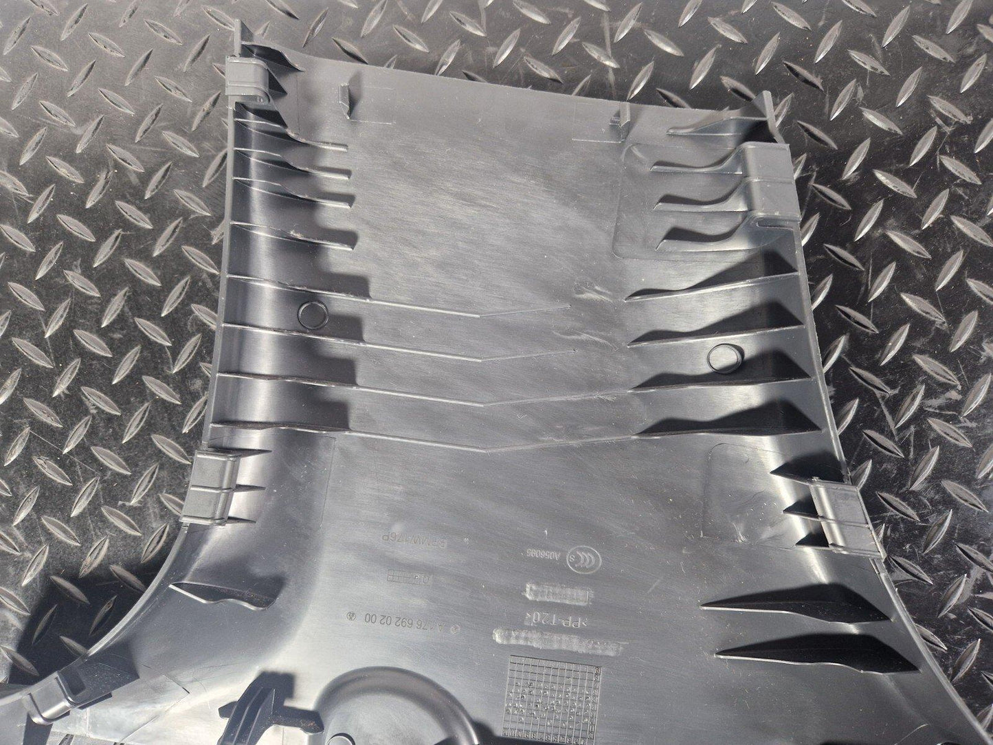 12-18 MERCEDES BENZ W176 GENUINE DRIVER SIDE N/S LOWER B-PILLAR TRIM A1766920200