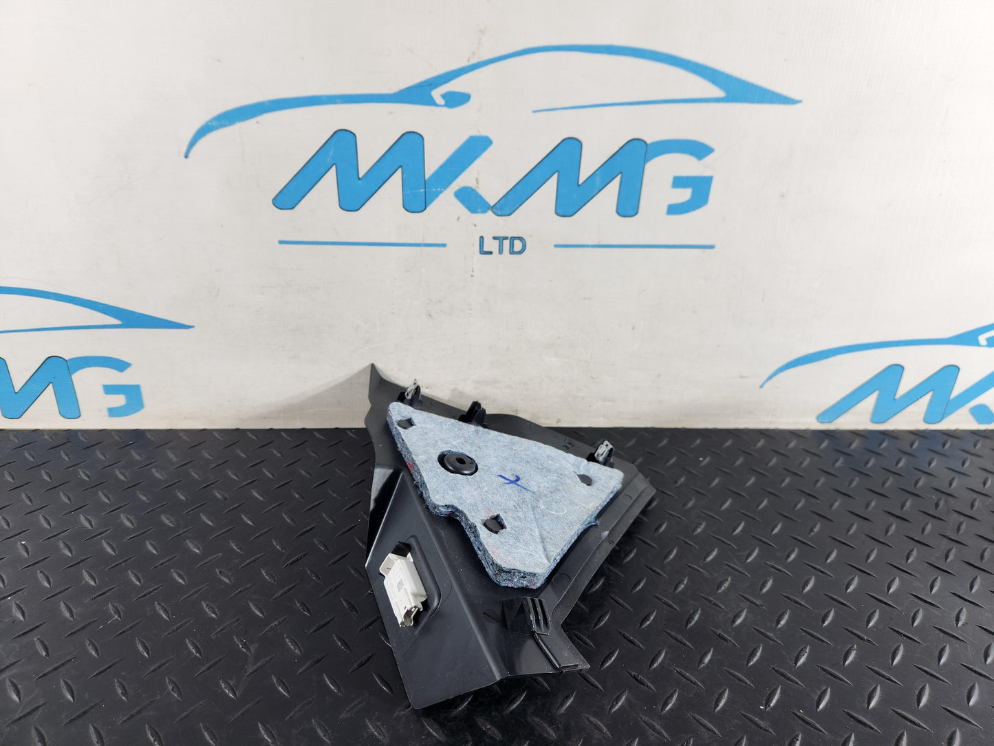BMW 118i F40 Hatchback Front Right Side Footwell Trim Panel 2081606X