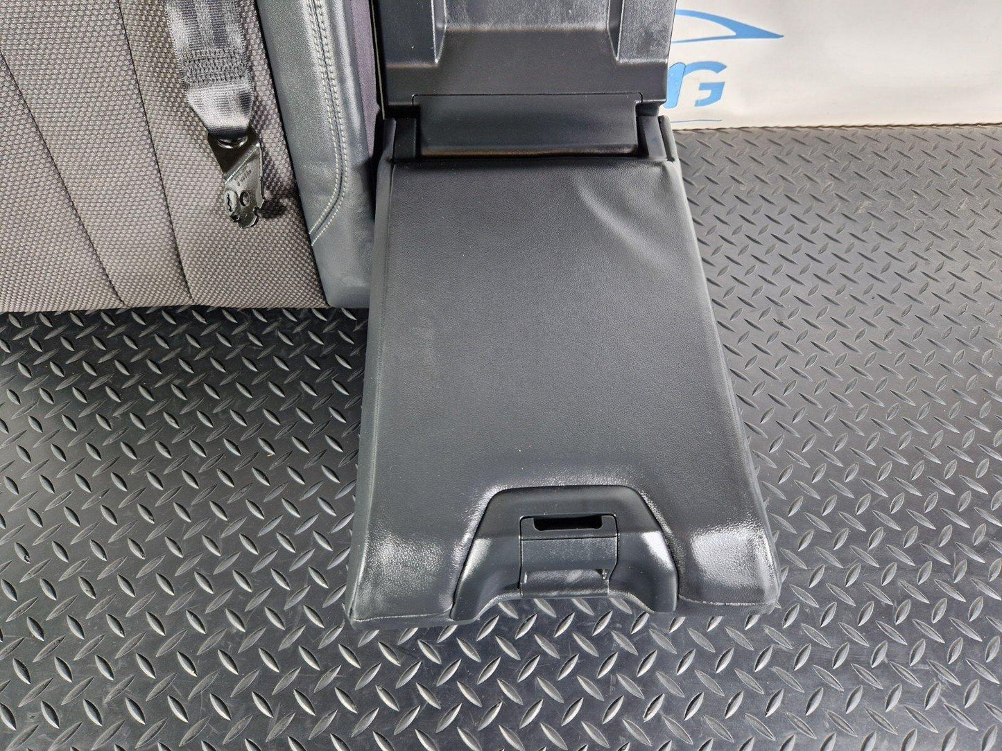 16-19 AUDI A4 AVANT B9 S-LINE REAR O/S DRIVERS SIDE HALF BLACK LEATHER  BACKREST
