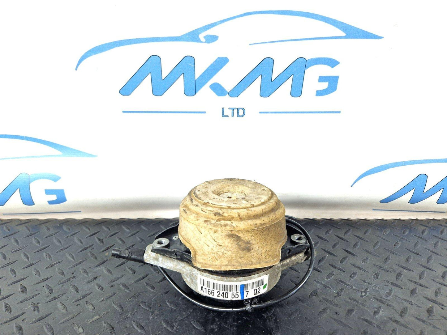 11-19 MERCEDES BENZ ML W166 GENUINE ENGINE MOUNT FRONT DRIVER SIDE A1662405517