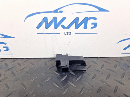 14-21 MERCEDES-BENZ C250D W205 GENUINE AIR DUCT UPPER SEAL BRACKET A2058314700