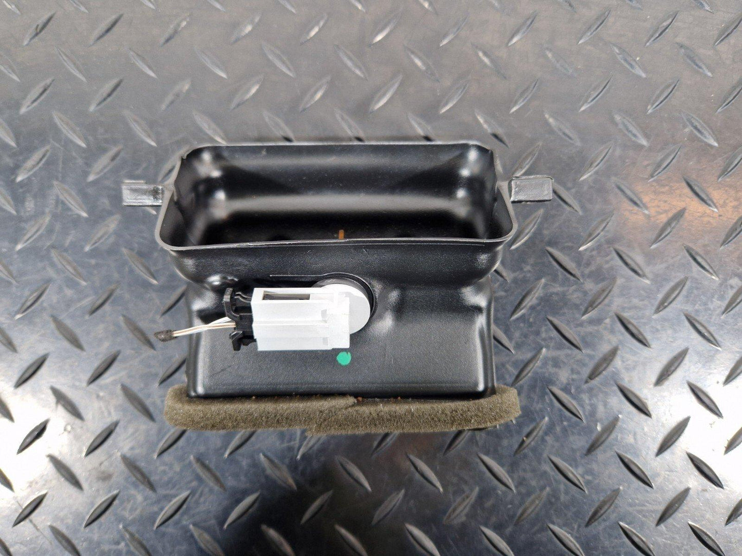 16-23 AUDI A5 F5 S LINE GENUINE AIR CHANEL CONNECTING VENT 8W0857042