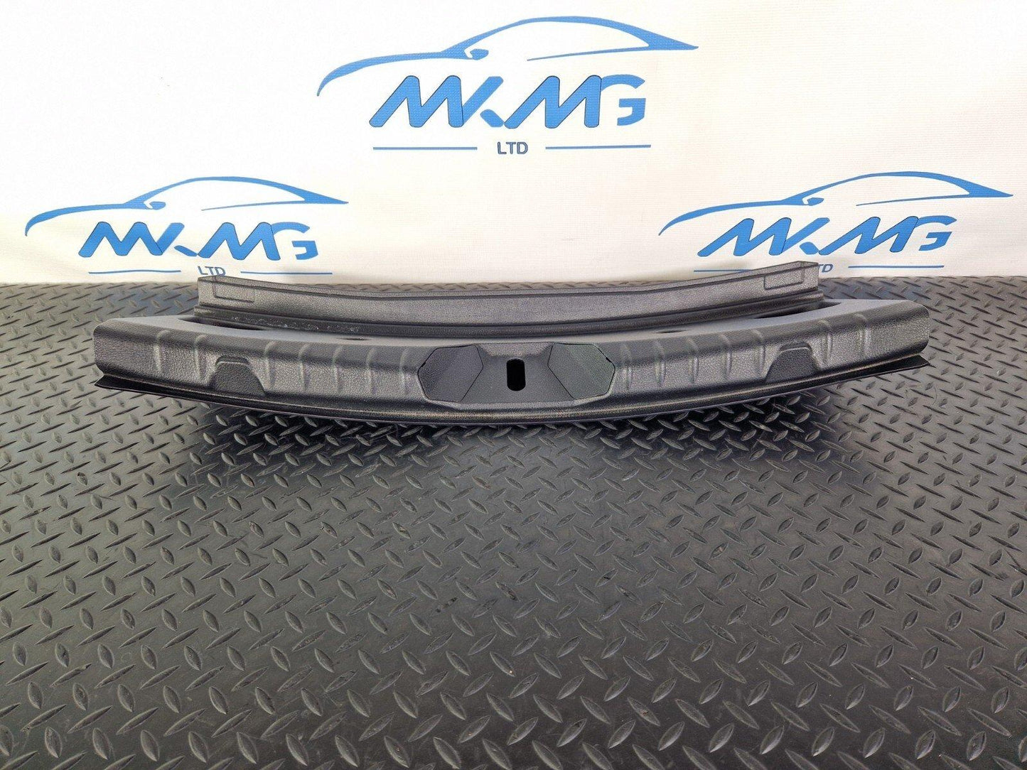14-16 BMW 2 SERIES F22 GENUINE BOOT LID LOADING TRIM COVER PANEL 7296038