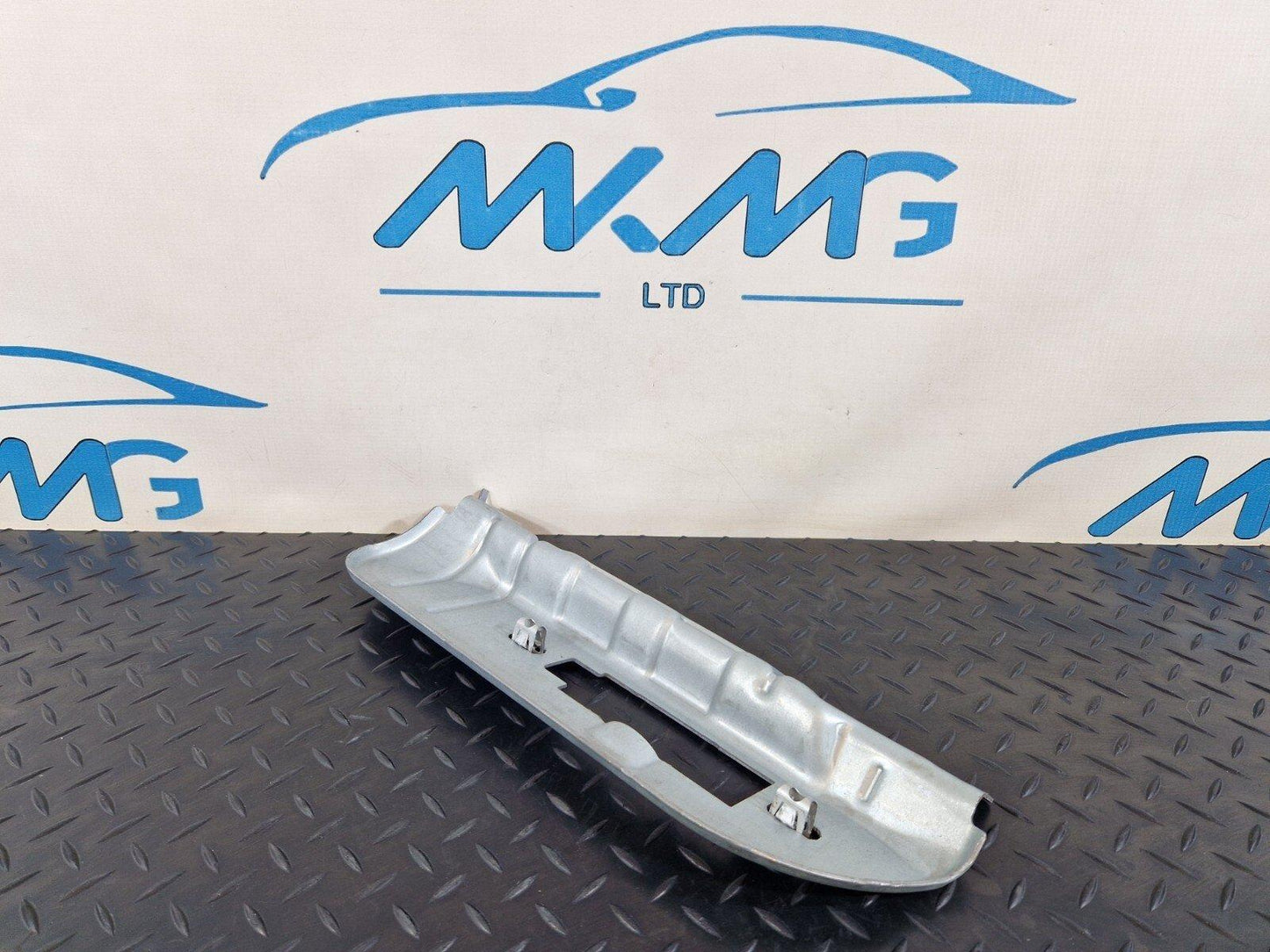 MERCEDES BENZ A CLASS W177 REAR RIGHT O/S GRAB HANDLE ROOF MOUNT BRACKET