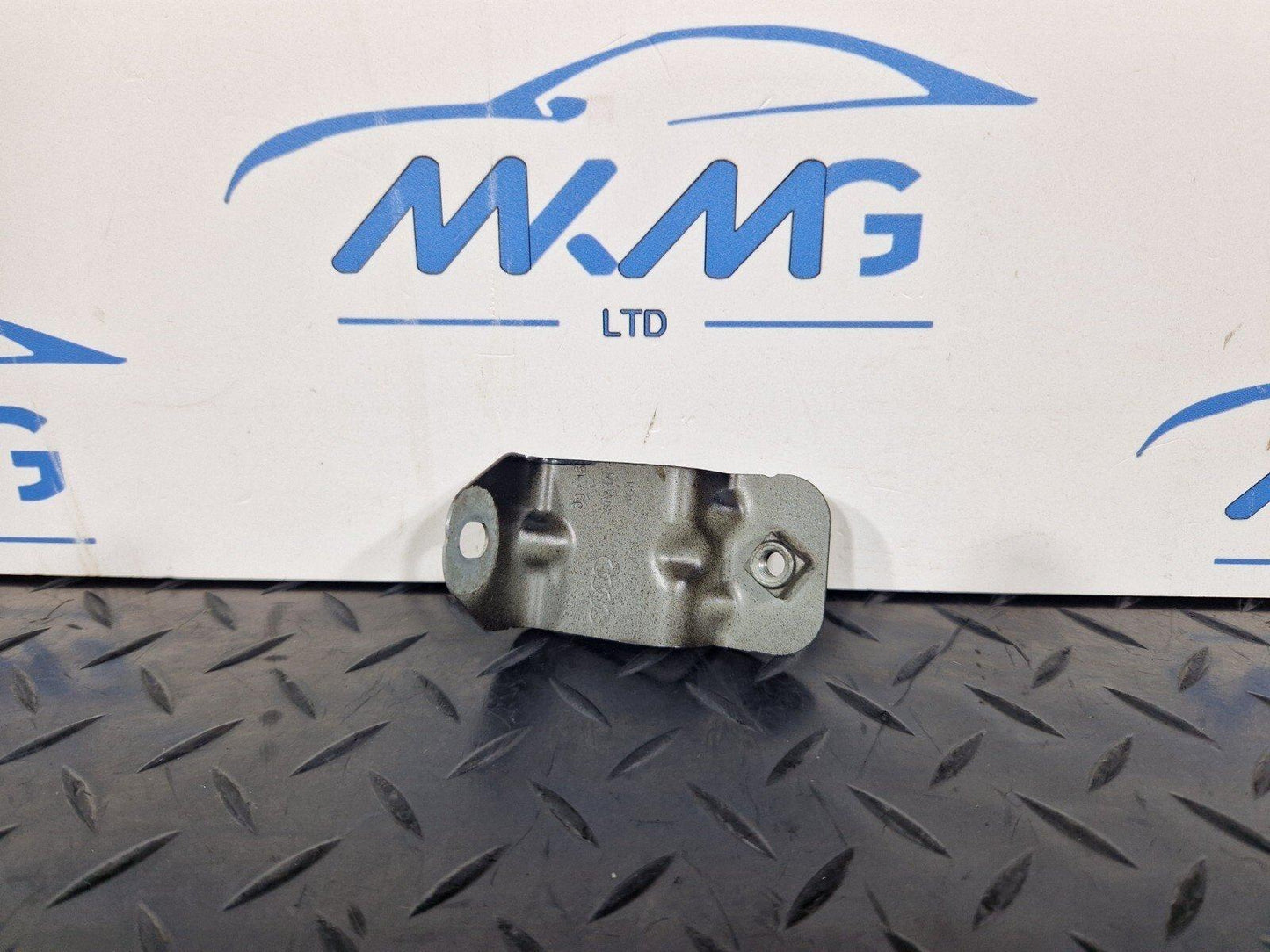 16-23 AUDI S5 COUPE GENUINE WING FENDER BRACKET FRONT 8W6821471