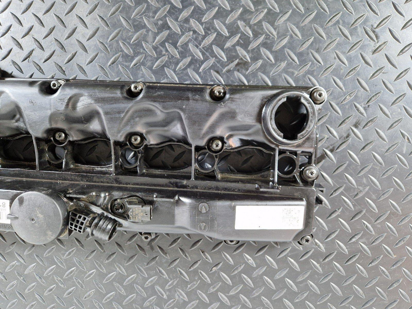 18-ON MERCEDES BENZ SPRINTER W907 ENGINE ROCKER VALVE COVER A6510108918