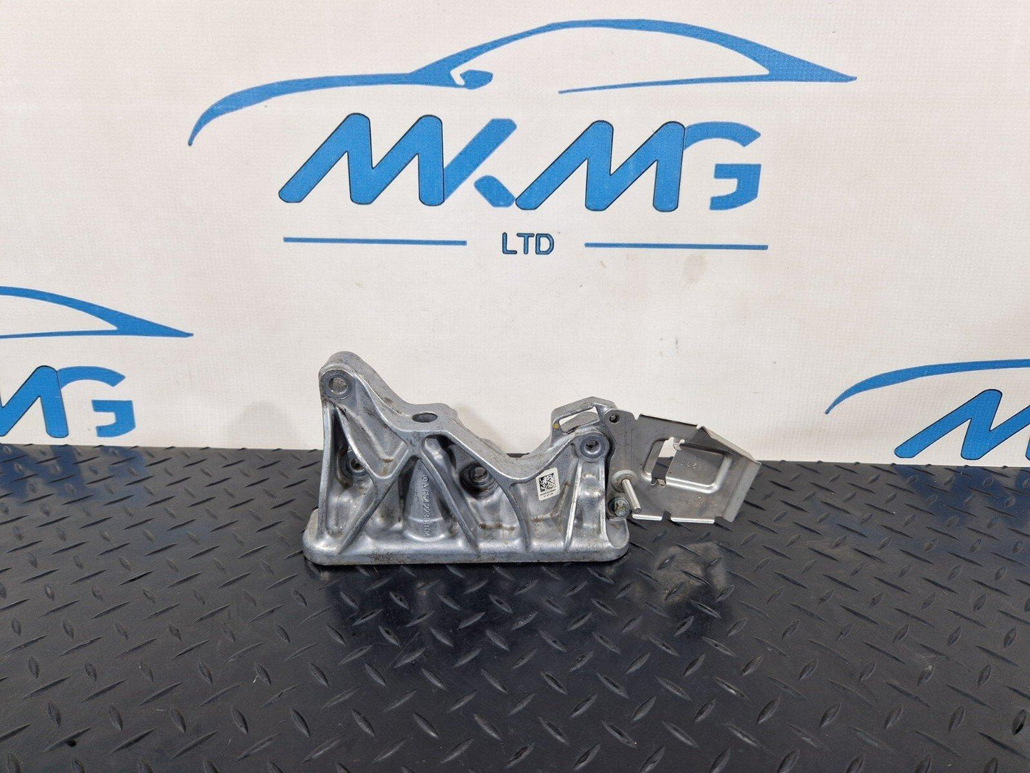19-ON MERCEDES BENZ B CLASS W247  ENGINE CARRIER BRACKET A6542230004