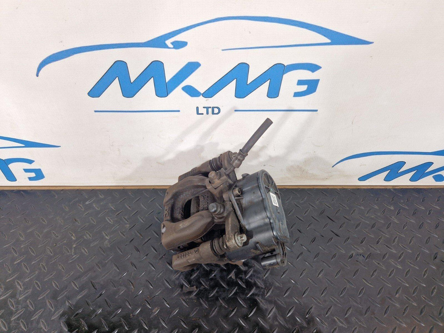 19-ON MERCEDES A CLASS W177 REAR RIGHT SIDE ELECTRIC BRAKE CALIPER A2474230898