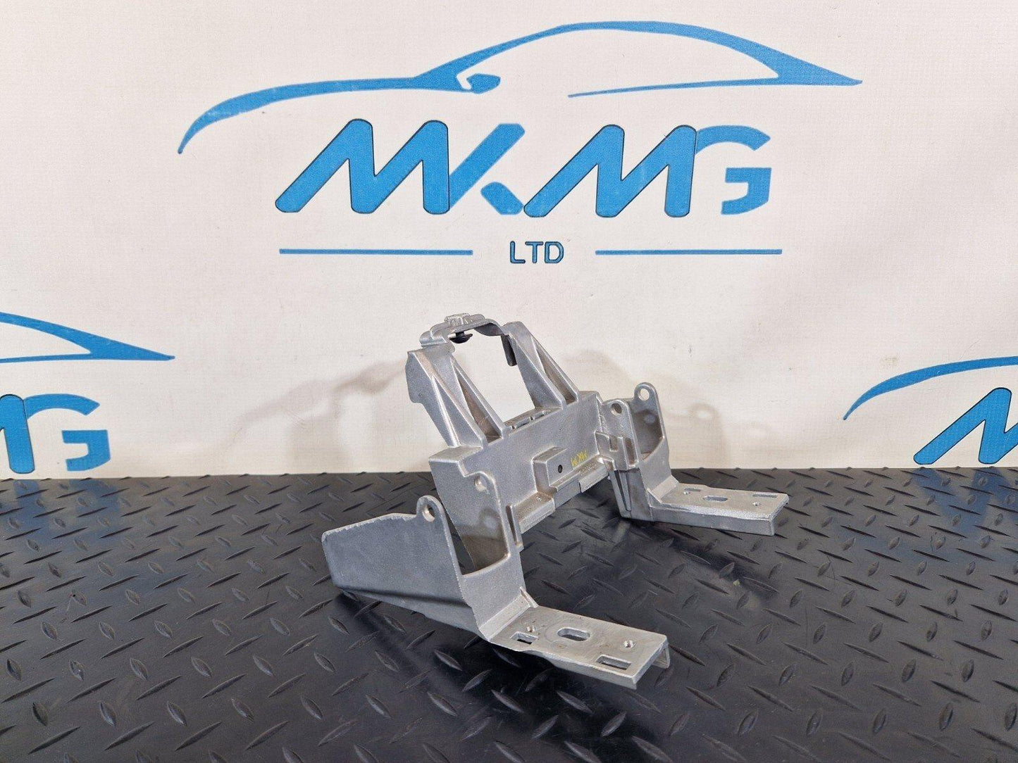 10-15 AUDI Q7 4L OEM FRONT LOWER CENTER CONSOLE ARMREST MOUNT BRACKET 4L0864283