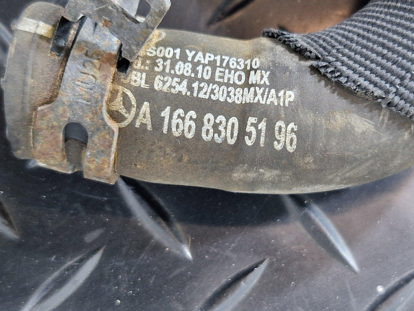 11-19 MERCEDES BENZ ML W166 OEM WATER COOLING COOLANT HOSE PIPE A1668305196