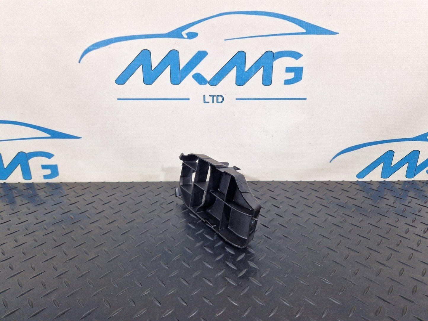18-ON MERCEDES BENZ SPRINTER W907 W910 2.2 CDI RADIATOR COVER A9105050500