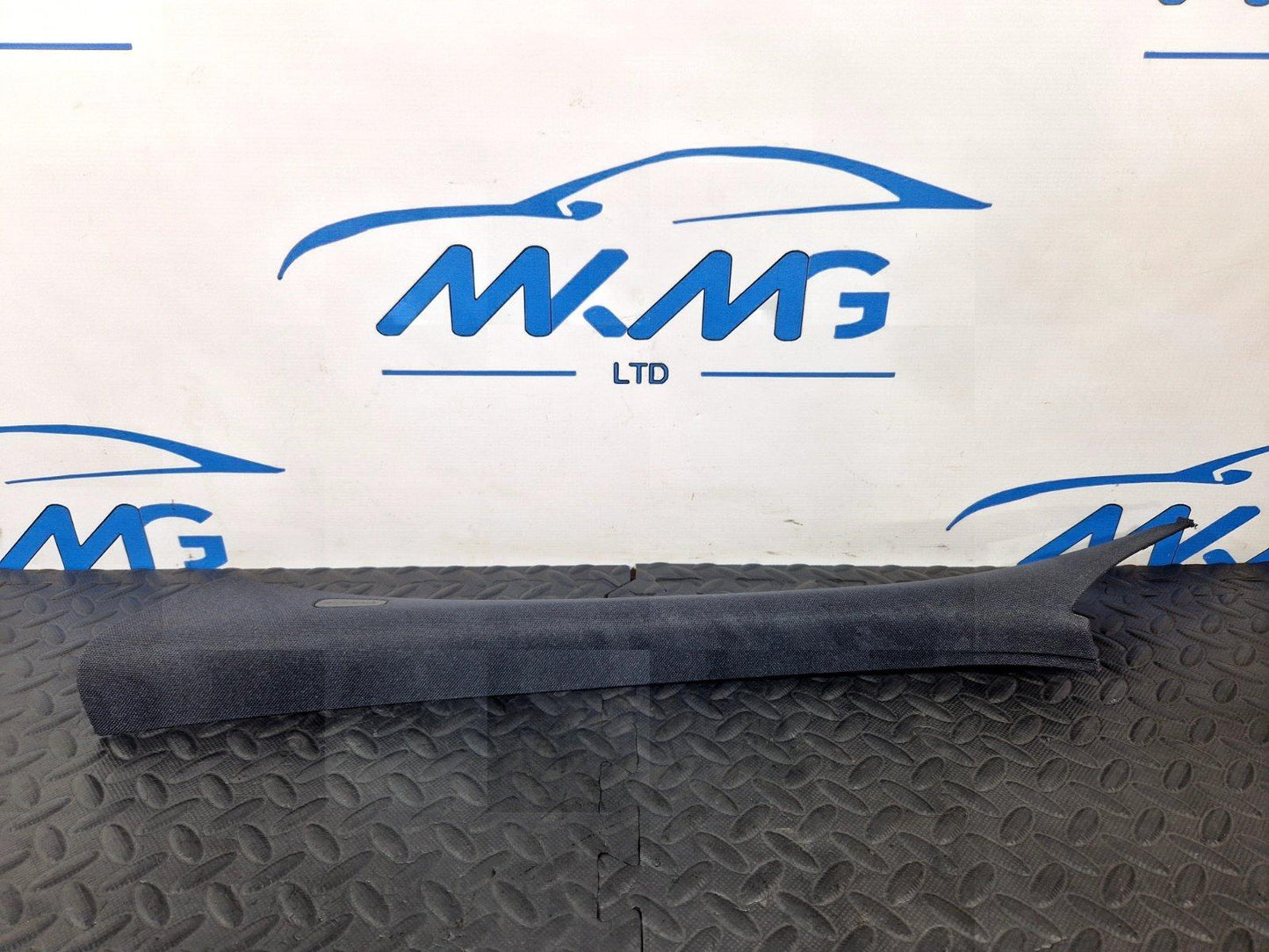 12-18 MERCEDES BENZ W176 PASSENGER SIDE A PILLAR COVER TRIM A1766900025