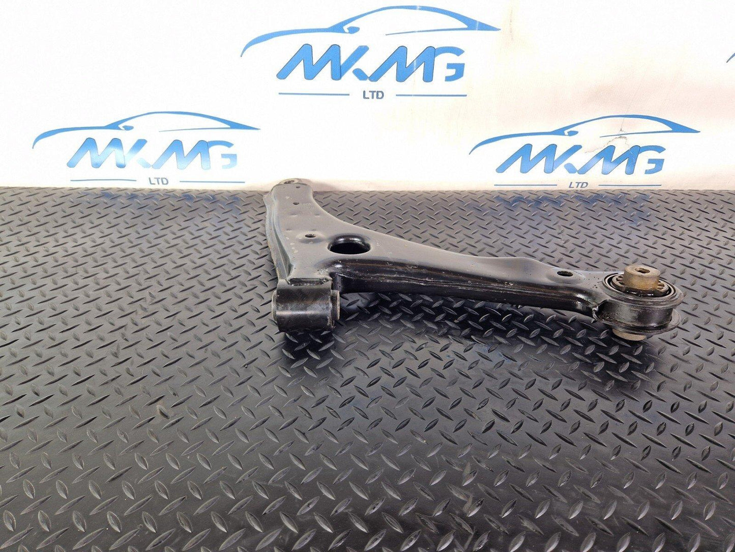 18-ON MERCEDES BENZ SPRINTER W907 W910 FRONT LOWER CONTROL ARM A9103330000