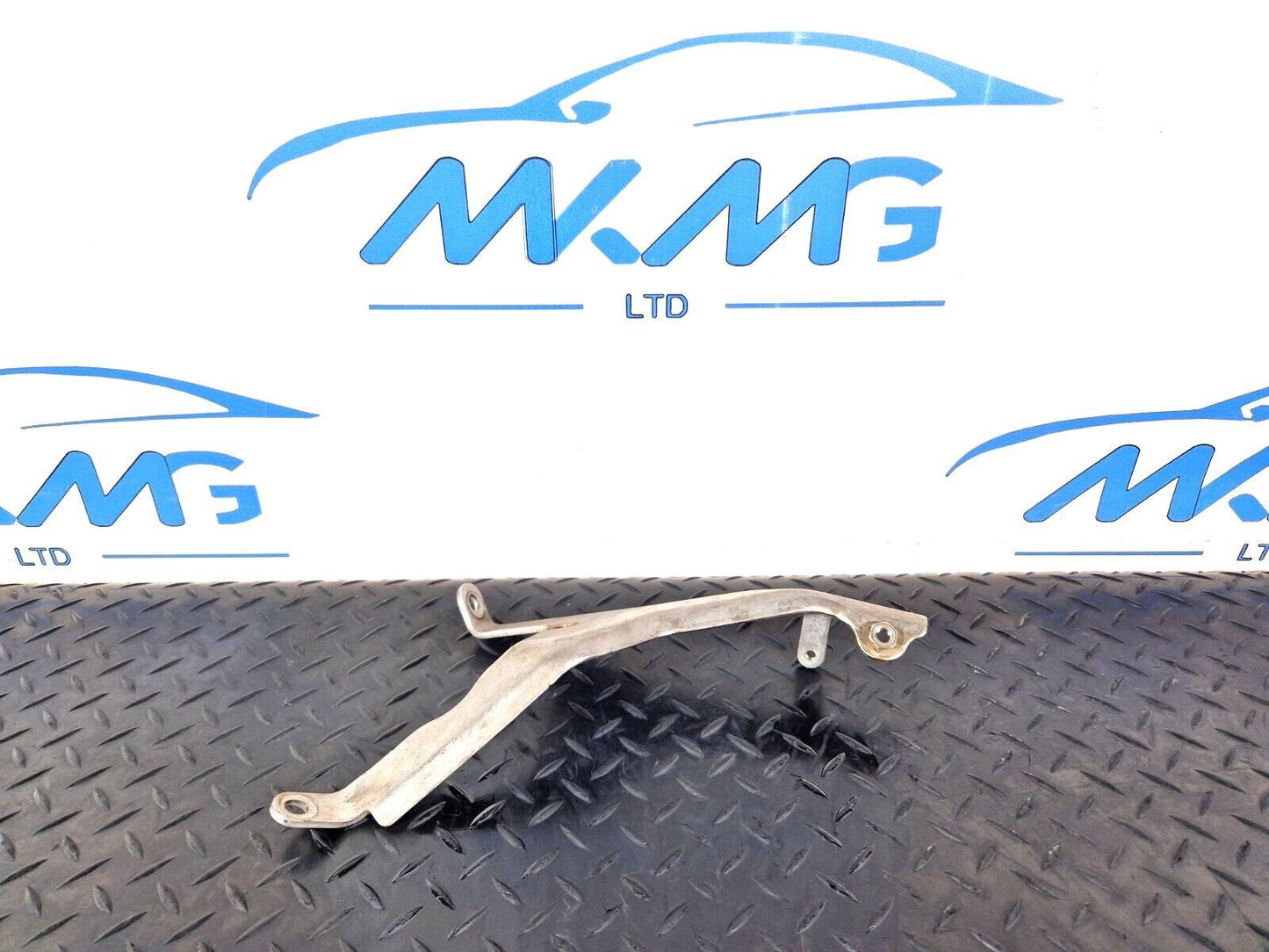 19-ON MERCEDES BENZ B CLASS W247 GENUINE OEM TURBINE MOUNT A6540960445