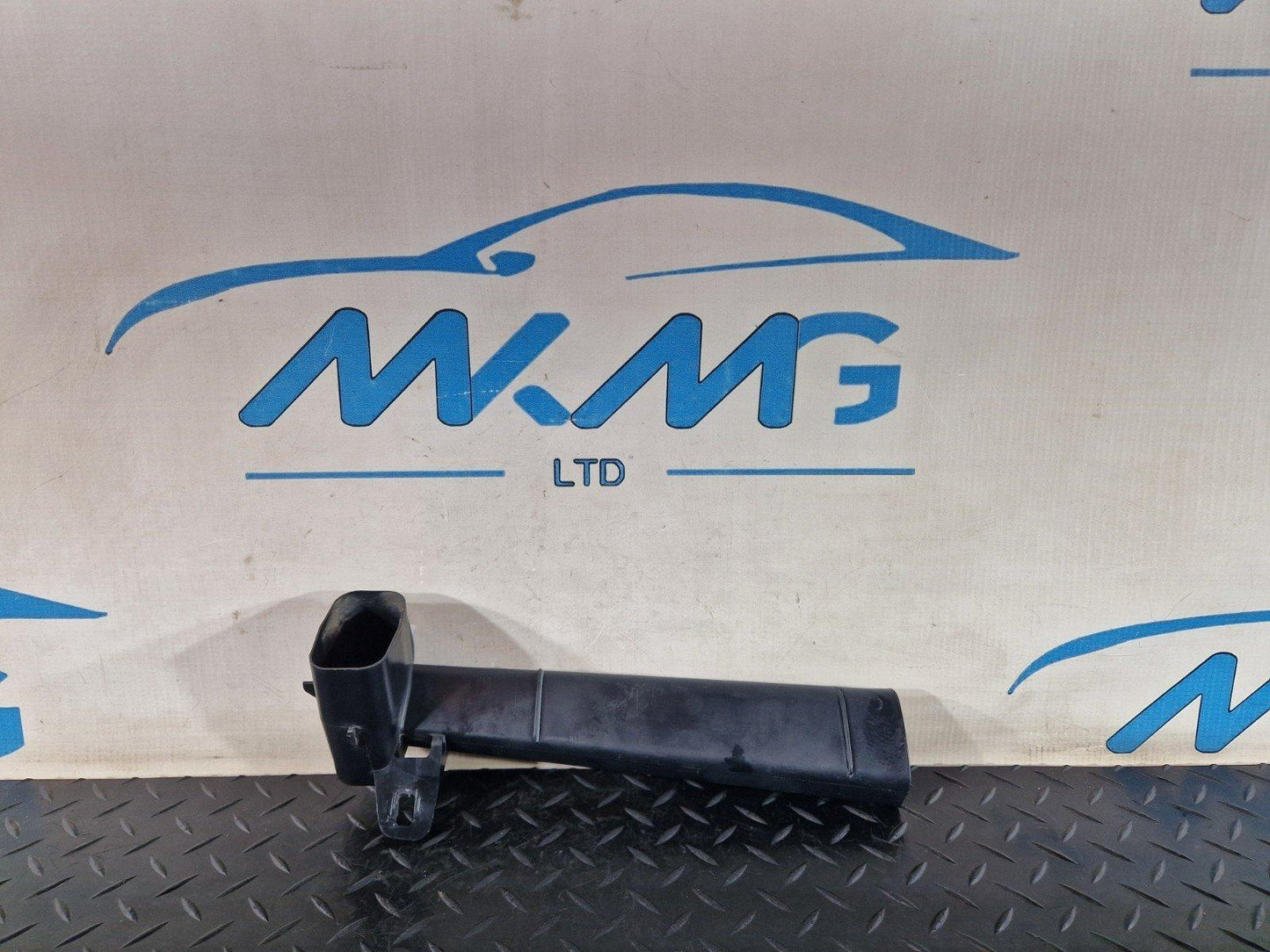 16-19 MERCEDES BENZ GLE W166  GENUINE TRANSVERSE DUCT TOP DRAIN PIPE A1668320590