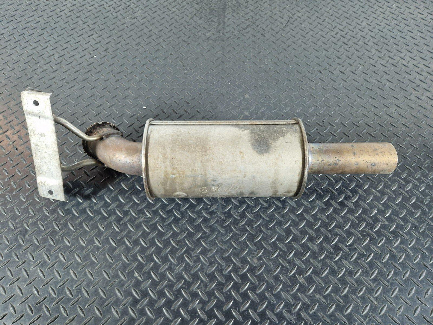 13-19 MERCEDES BENZ CLA C117  GENUINE EXHAUST CENTER SECTION A2464910400